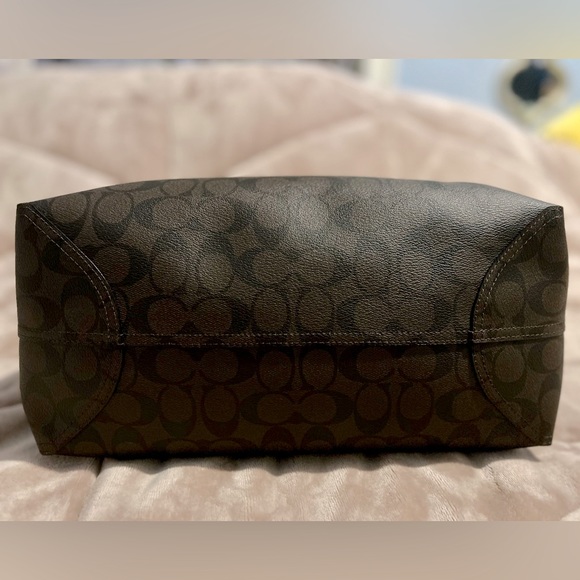 NWOT Authentic Coach City Tote in Signature Canvas - Picture 5 of 8